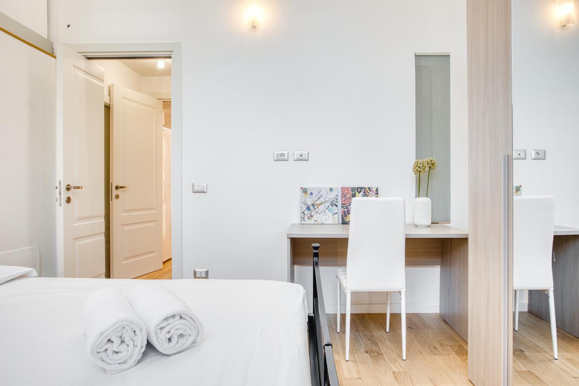 Walk To Navigli - Via Gola - 2 Bedrooms Apt Milão Exterior foto
